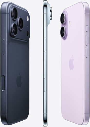 Kamerasiden af en dybblå iPhone 17 Pro, en himmelblå iPhone Air vist fra siden og bagsiden af en lavendelfarvet iPhone 17. Modellerne er spredt ud i en vifte.