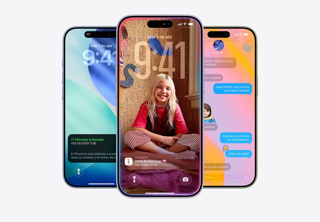 Parte frontal de dispositivos iPhone 17 en acabados azul neblina, color lavanda y color salvia, funcionalidades de iOS 26: pantalla de inicio con varias apps, notificación de Calendario en la pantalla bloqueada personalizada, pantalla de un iPhone con la app Mensajes y el diseño con Liquid Glass