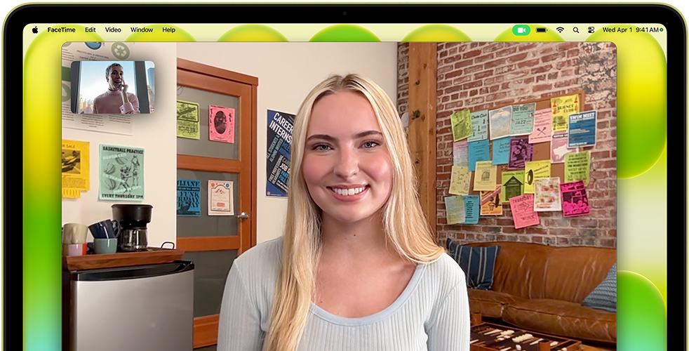 MacBook Neo цитринового кольору, камера розташована над дисплеєм, на екрані — відеовиклик FaceTime