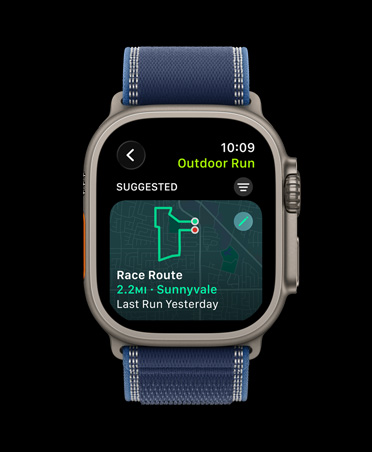 Apple Watch Ultra 3, Farbe Natur, Titangehäuse, Streckentraining, Outdoor-Lauftraining, Armband, Trail Loop, Farbe Blau/Hellblau