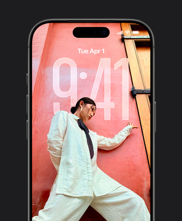 iPhone-Toegangsscherm waarop de tijdsweergave zich aanpast aan de foto