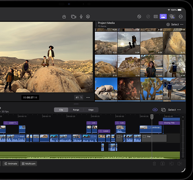 iPad Pro, vỏ ngoài mặt trước, nằm ngang, màu đen không gian, hiển thị giao diện Final Cut Pro với dự án chuyến phiêu lưu trên sa mạc đang mở, ảnh chụp bốn người trong khung cảnh sa mạc với nhiều video clip và dòng thời gian